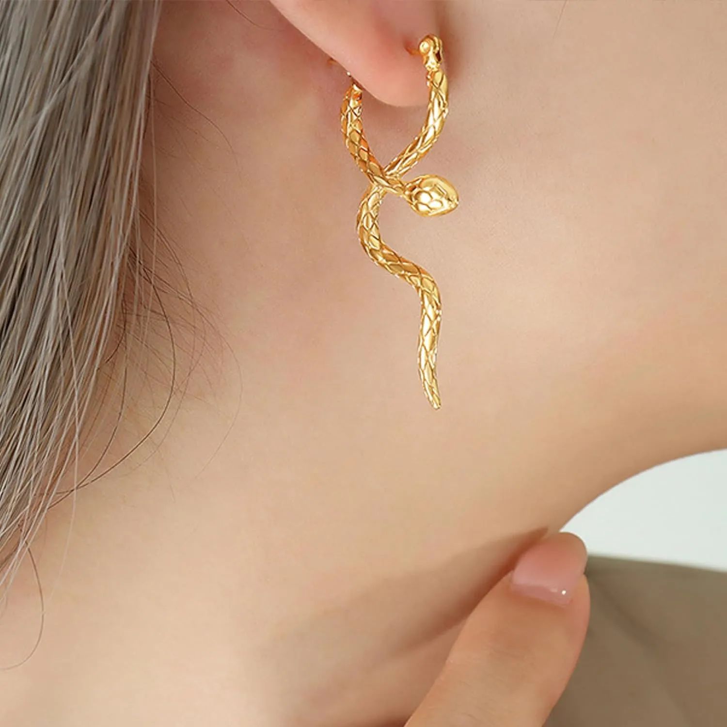 18K Gold Plated Hoop Earrings for Women Gold Chunky Hoop Earrings for Women Small Chunky Gold Hoops Huggies Earrings for Women