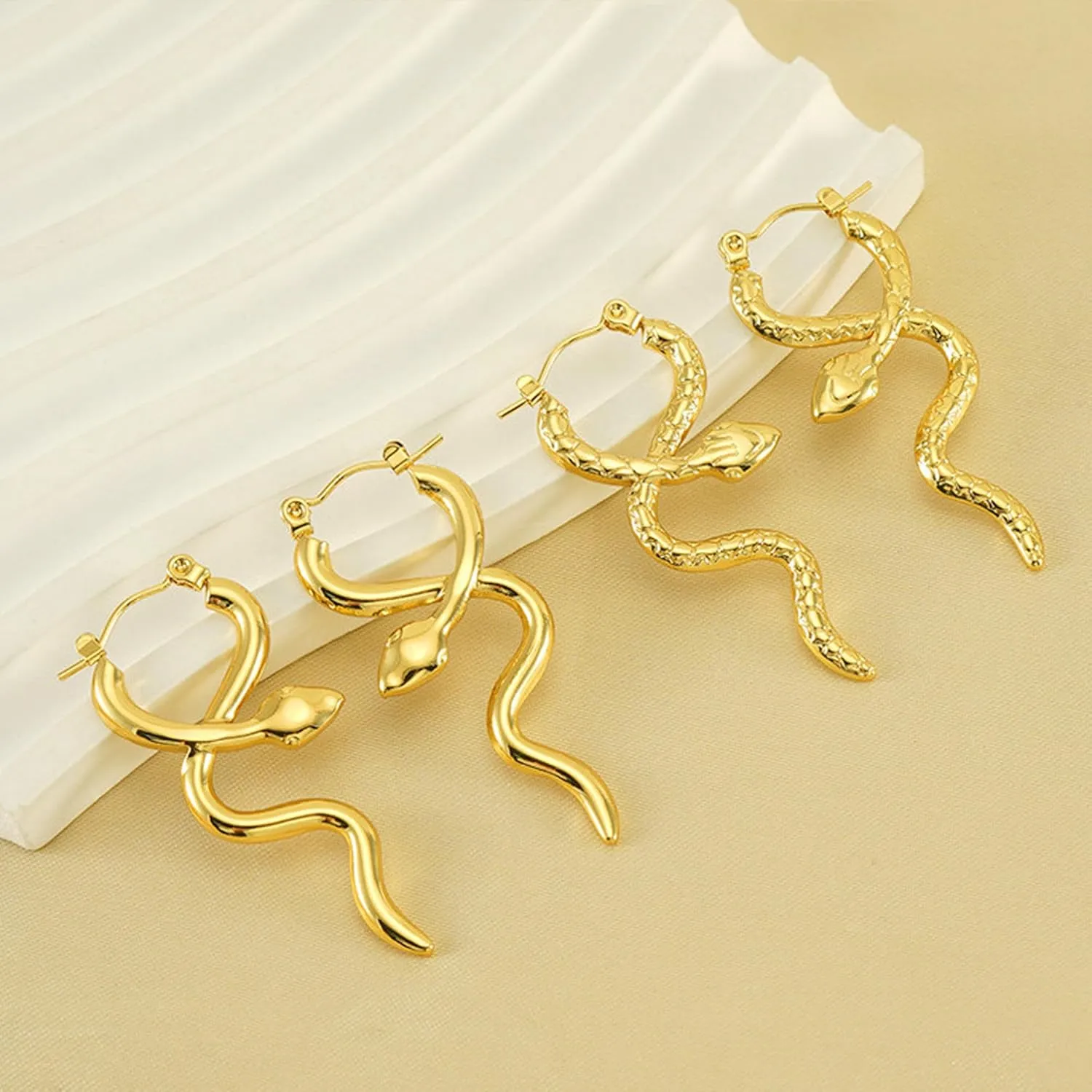 18K Gold Plated Hoop Earrings for Women Gold Chunky Hoop Earrings for Women Small Chunky Gold Hoops Huggies Earrings for Women