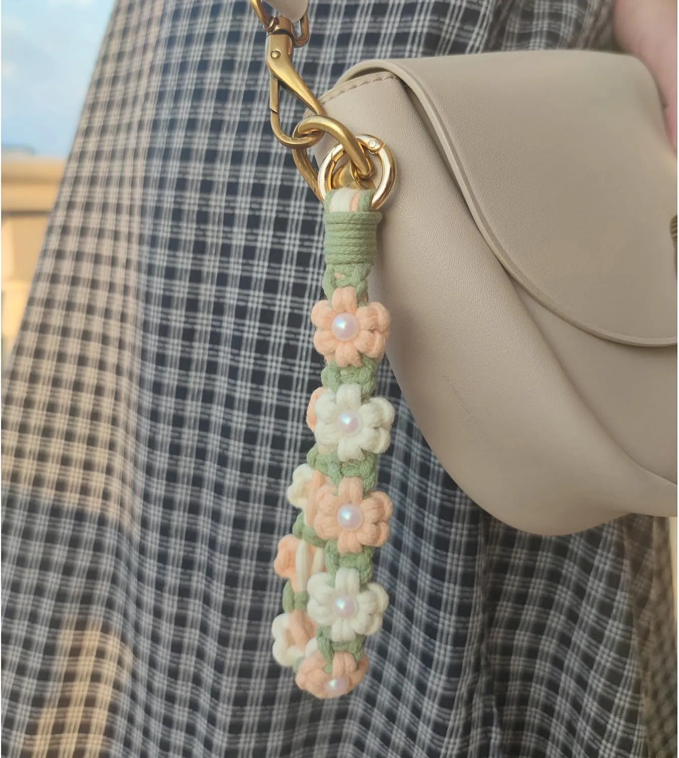 2Pcs Boho Macrame Keychain Handmade Crochet Keychains for Keys Flower Key Chain for Women Girls Bohemian Keyring