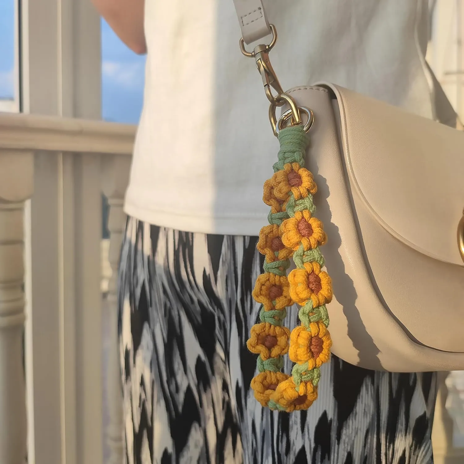 2Pcs Macrame Wristlet Keychain Handmade Weave Crochet Keychains Wrist Lanyard Bohemian Keyring for Women Girl Fresh