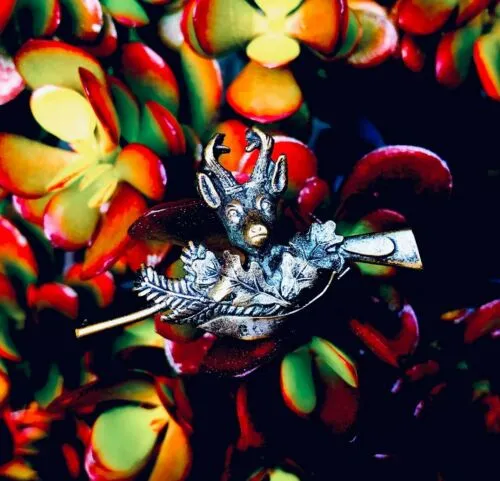 Antique Elk Deer Stag w Gun Leaves Motif 3D Brooch Pin