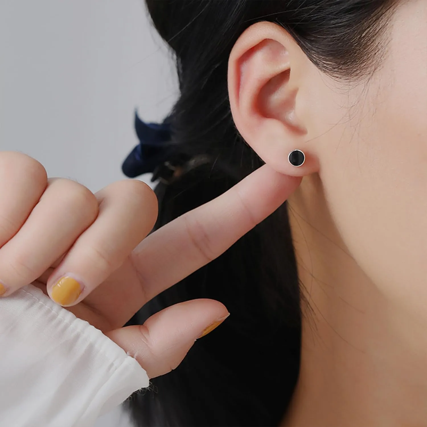 Black Stud Earrings Sterling Silver Stud Earrings Minimalist Tiny Stud Earrings Dainty Heart Earrings Studs Jewelry Gifts for Women Girls
