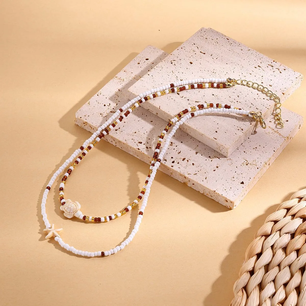 Boho Seed Beaded Choker Necklace for Women Colorful Rice Beaded Collar Cute Summer Shell Fishitail Pendant Necklace Chain Beach Jewelry Accessories