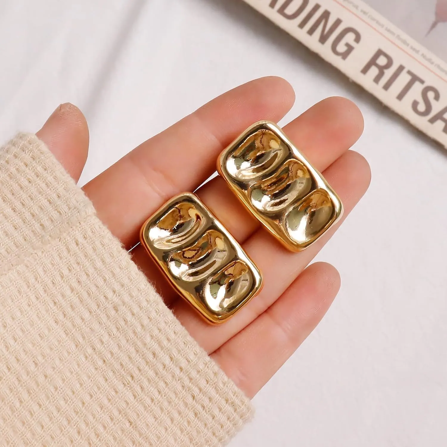 Chunky Gold Earrings Statement Earrings for Women Gold Seashell Starfish Earrings Ocean Summer Beach Jewelry Irregular Exaggerated Geometric Earrings Jewelry Gifts