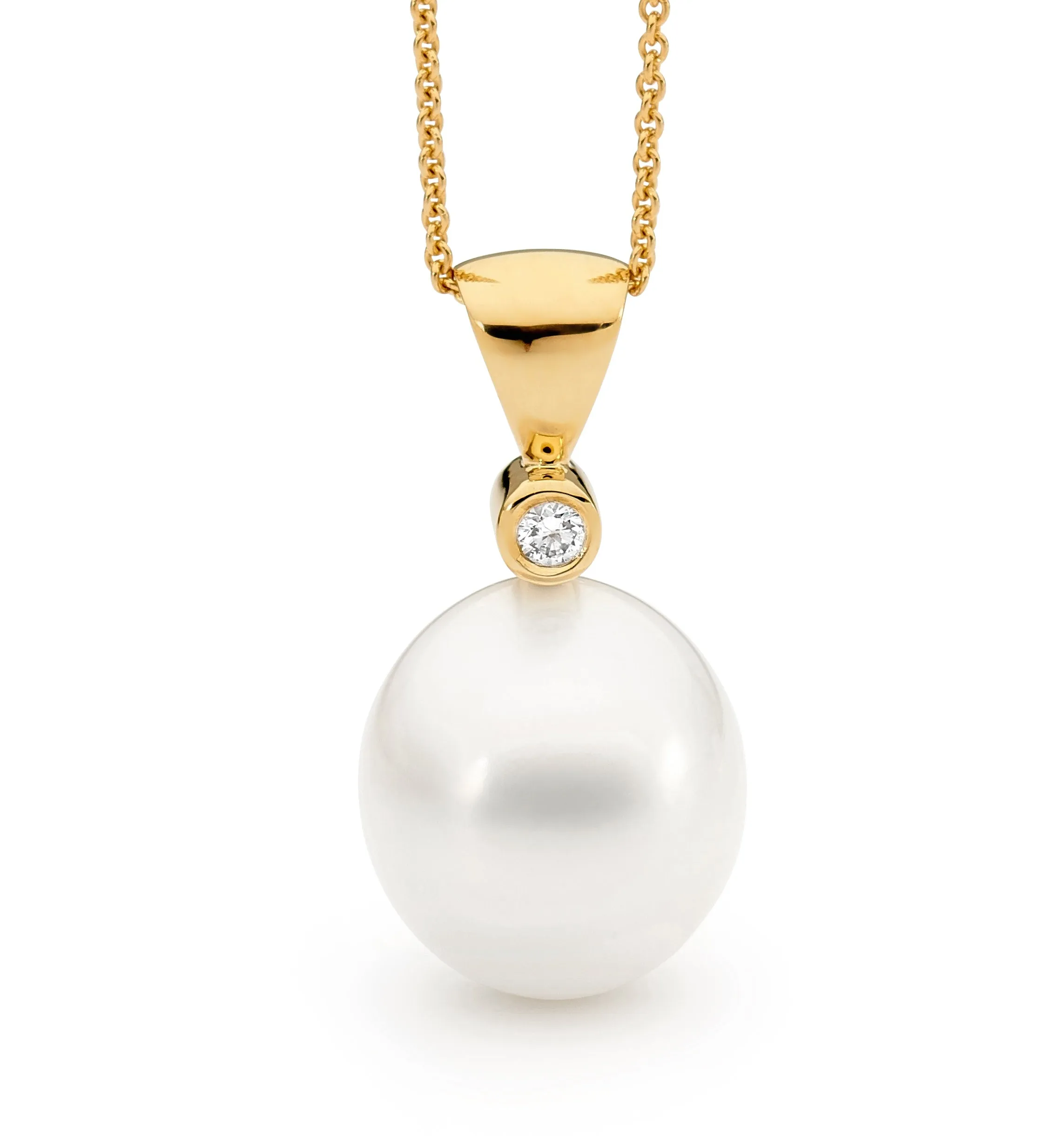 Classic Pearl and Diamond Pendant