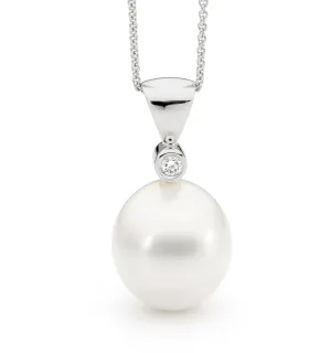 Classic Pearl and Diamond Pendant