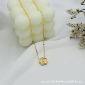Clover Jewelry Set 18K Gold Plated Stainless Steel Necklace with Flower Design Four leaf clover for Women, Elegant Four Leaf Clover Necklace Floral Style Jewelry
