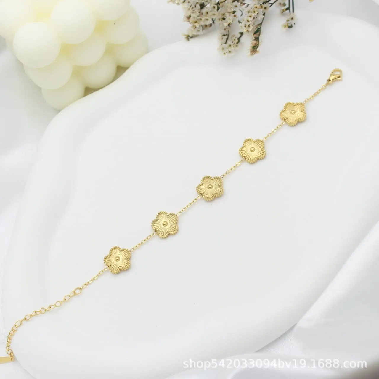 Clover Jewelry Set 18K Gold Plated Stainless Steel Necklace with Flower Design Four leaf clover for Women, Elegant Four Leaf Clover Necklace Floral Style Jewelry