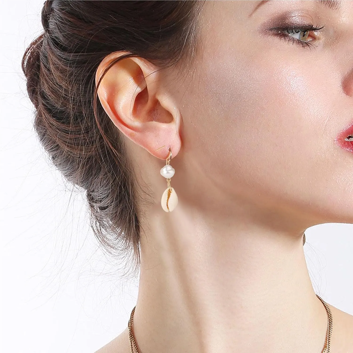 Cowrie Shell Earrings for Women,Natural White Shell Pearl Dangle Earrings Bohemian Summer Beach Seashell Earrings Jewelry Gifts