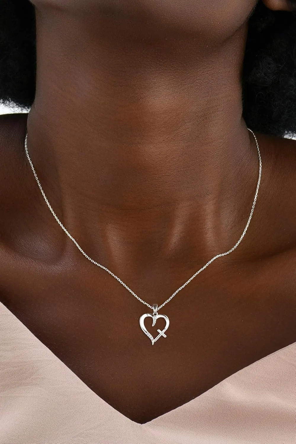 Cross Necklace for Women 14K Gold Silver Plated Necklace Layered Gold Cross Necklace Dainty Cross Pendant Choker Simple Cute Diamond Cross Necklace Faith Jewelry Religious Minimalist Gift
