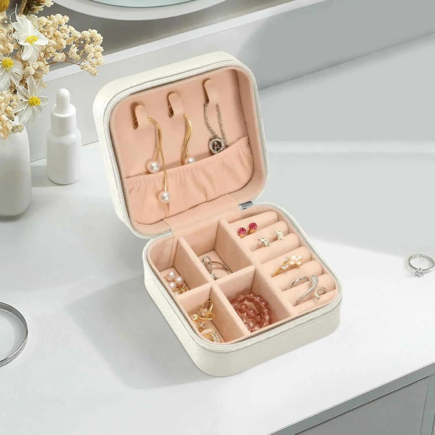 Cute Rabbits Heart Jewelry Box Organizer Bunny Travel Jewelry Case Small Jewelry Storage Holder for Ring Pendant Earring Necklace Bracelet, Gift for Women Girls