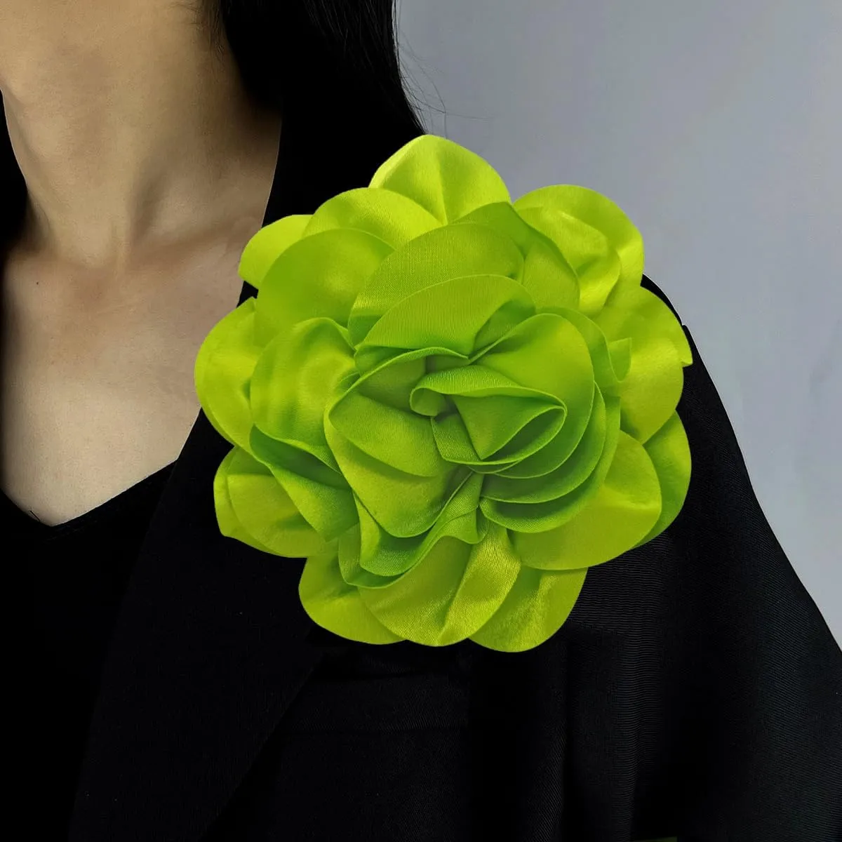 Dainty Satin Fabric Rose Flower Extra Large Big Brooches Pins Elegant Silk Camellia Flower Oversized Brooch Pin for Women Wedding Party Dance Banquet Dress Accessories Jewelry Gifts
