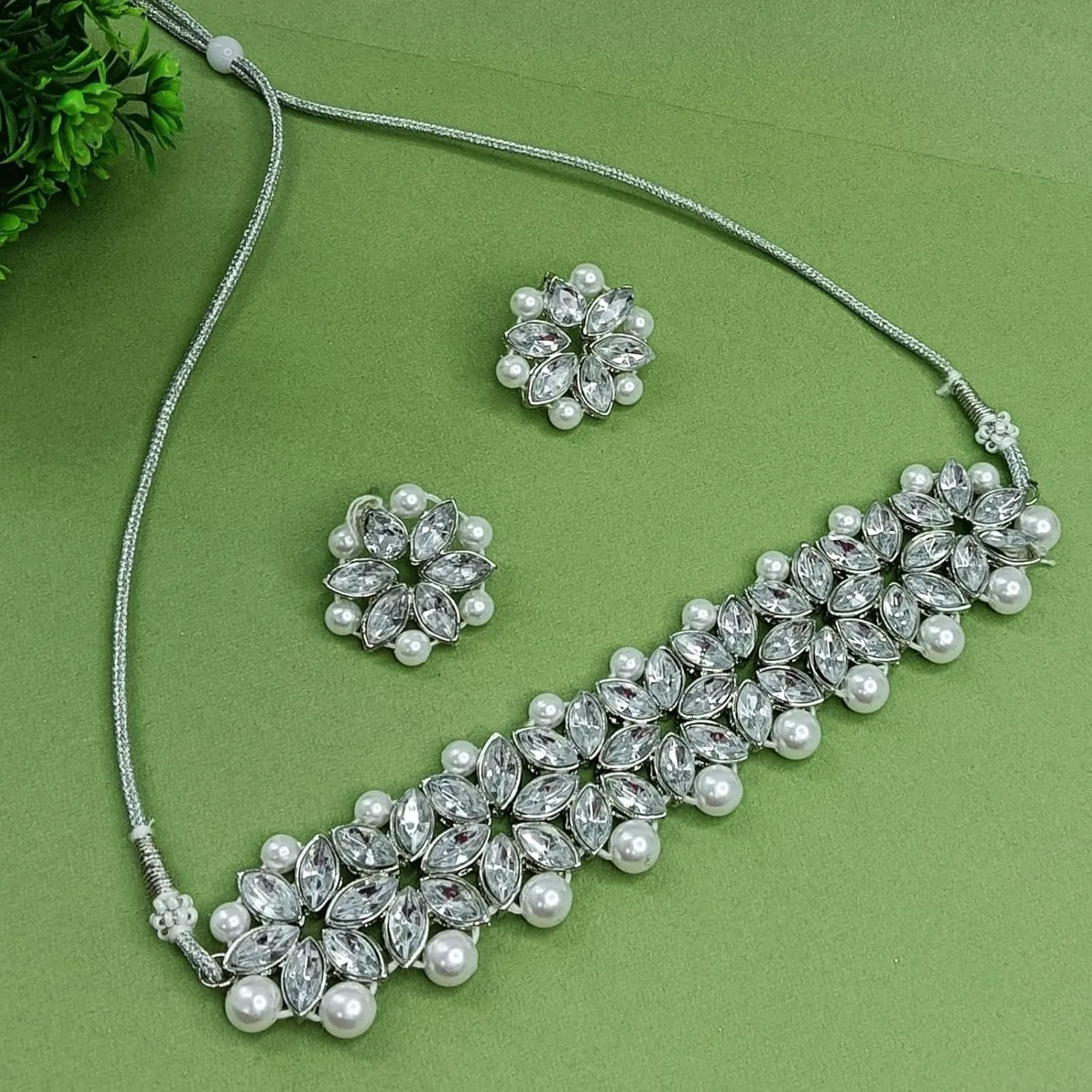 Efulgenz Faux Pearl Choker Indian Jewelry Sets for Women Crystal Kundan Pearl Necklace Set Beaded Faux Pearl Necklace Earrings Bollywood Fashion Jewelry Wedding Bridal Jewelry Set