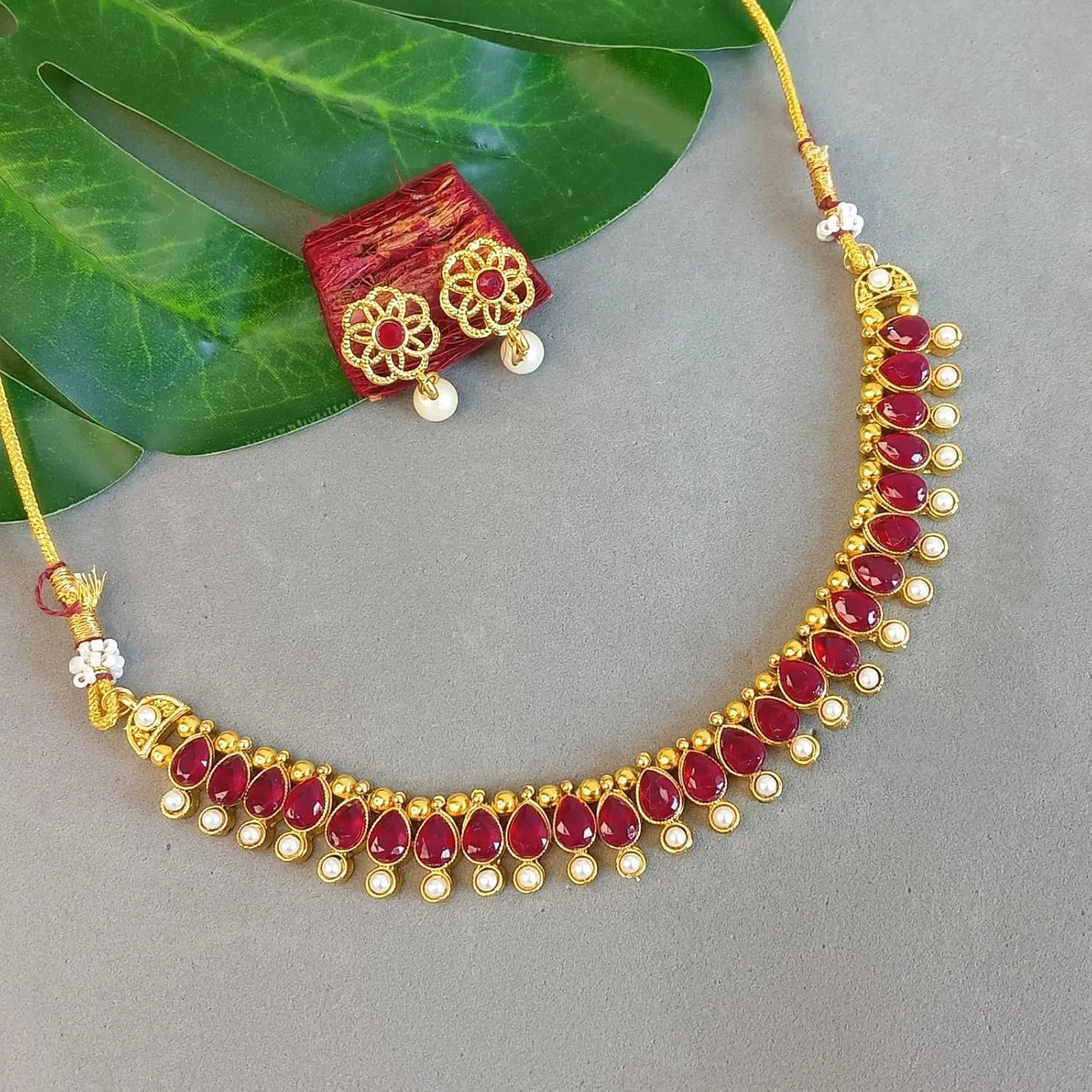 Efulgenz Indian Choker Sets Crystal Indian Jewelry Sets for Women Bollywood Faux Kundan Pearl Choker Necklace Earrings Set Wedding Jewelry for Women