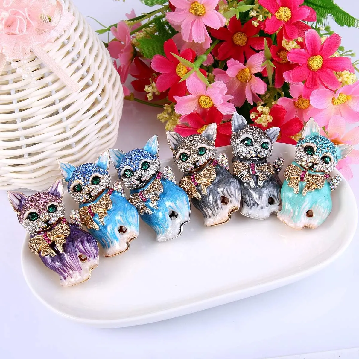 EVER FAITH Austrian Crystal Lovely Plump 3D Bowknot Cat Brooch Enamel Pet Animal Kitten Brooches Dress Suit Sweater Scarves Accessoriesfor Women