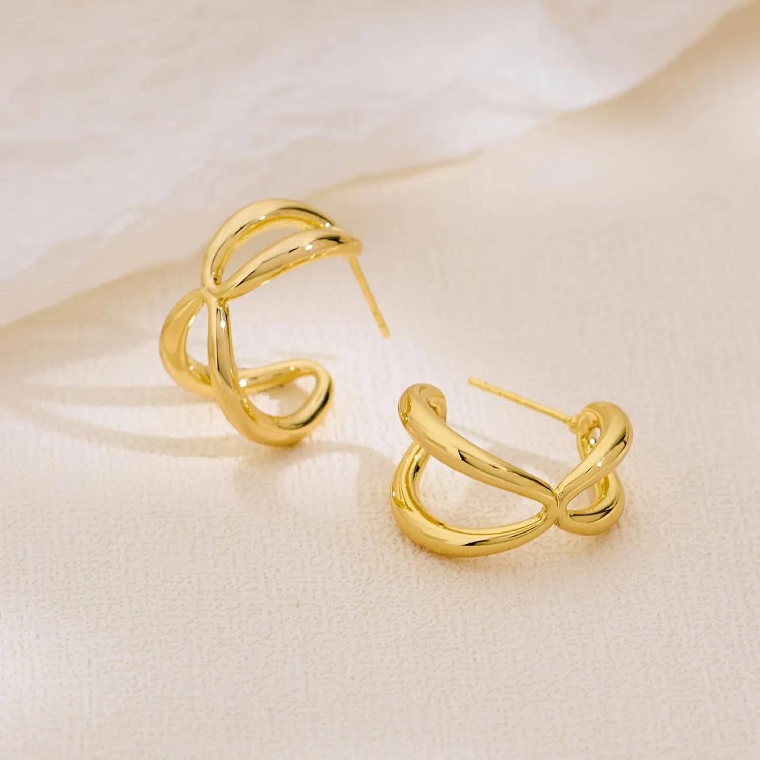 Gold Half Hoop Earrings for Women Chunky Polished Huggie Hoop Earrings Statement Vintage Women Jewelry