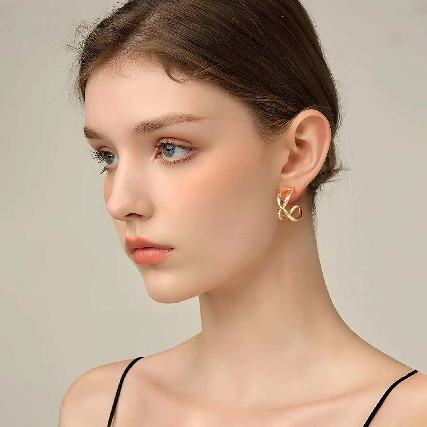 Gold Half Hoop Earrings for Women Chunky Polished Huggie Hoop Earrings Statement Vintage Women Jewelry