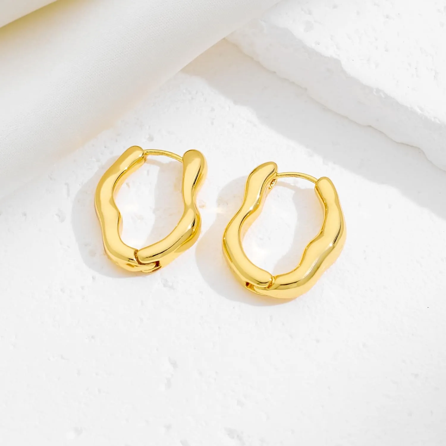 Gold Hoop Earrings for Women Chunky Minimalist Geometric Huggie Hoop Earrings Dainty Thick Y2K Preppy Earrings
