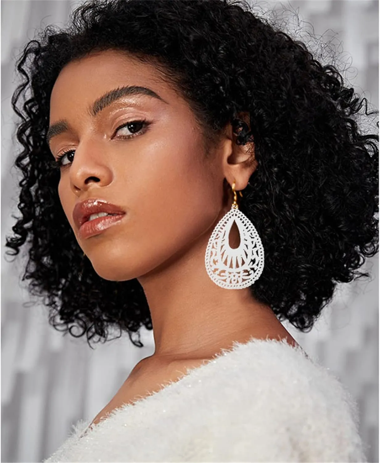 Handmade Bohemian Geometric Wood Earrings for Women Vintage Bohemian African Nature Wooden Earrings Lightweight Hollow Teardrop Ethnic Fashion Statement Earring