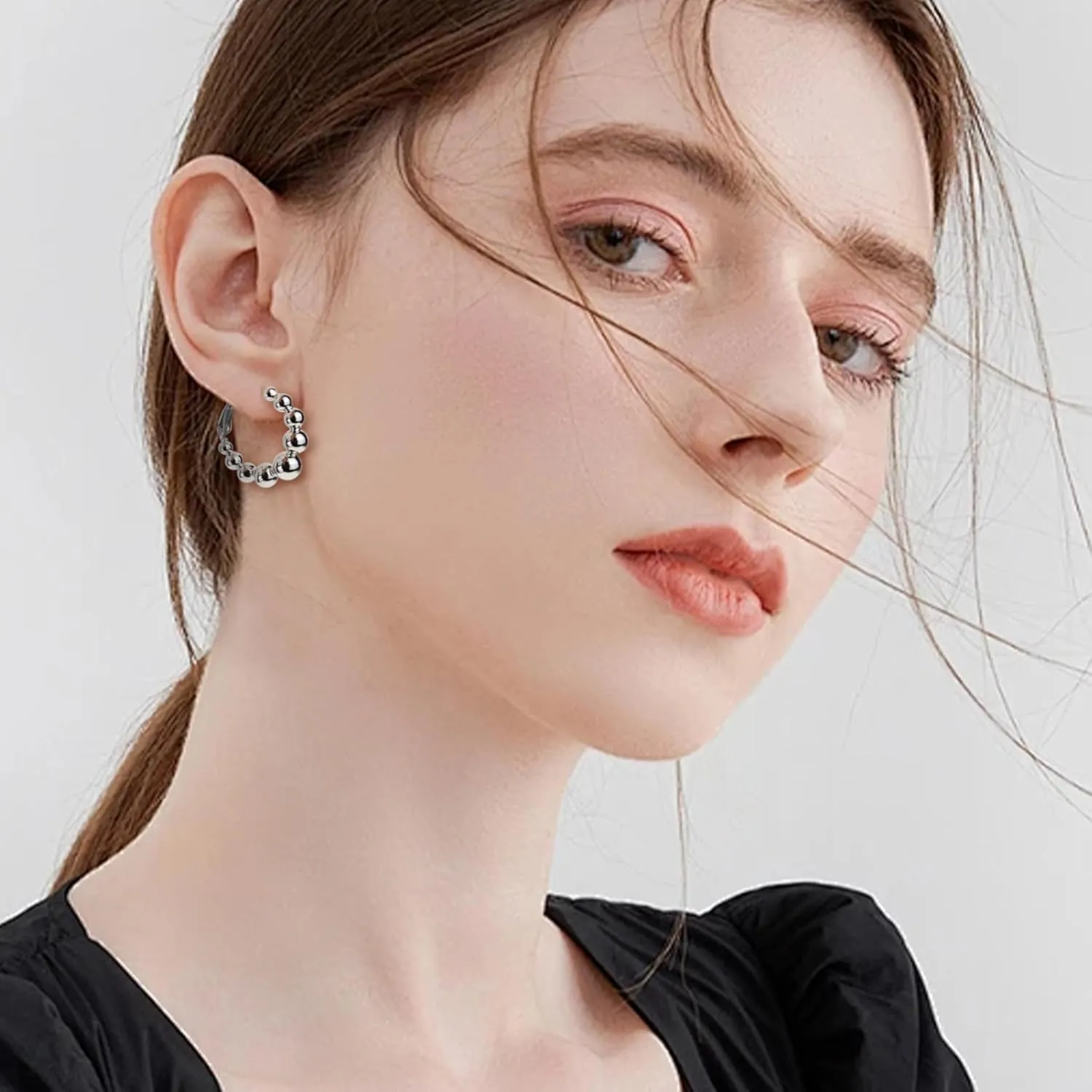 JeanBeau Gold Chunky Hoop Earrings for Women,Trendy Vintage Statement Lightweight Huggies Hypoallergenic Earing Valentine Prom Jewelry Gift