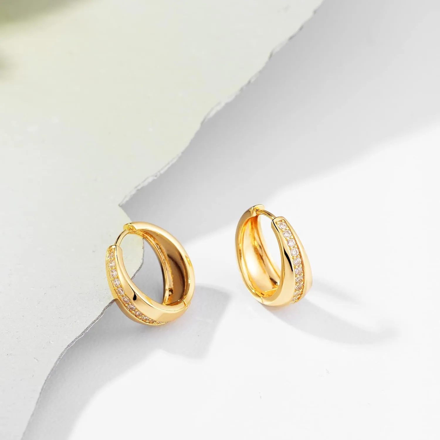 MEVECCO Gold Chunky Huggie Hoop Earring 18K Gold Plated Dainty Handmade Hypoallergenic Sleeper Hoop Earrings for Women