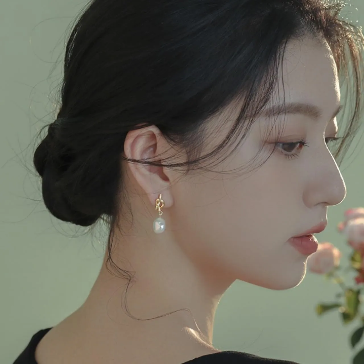 Pearl Drop Earrings Long Pearl Earrings Crystal Wedding Earrings for Brides, Bridesmaid, Bridal Earrings for Wedding Hypoallergenic Elegant Wedding Crystal Pearl Tassel Earrings for Bridal
