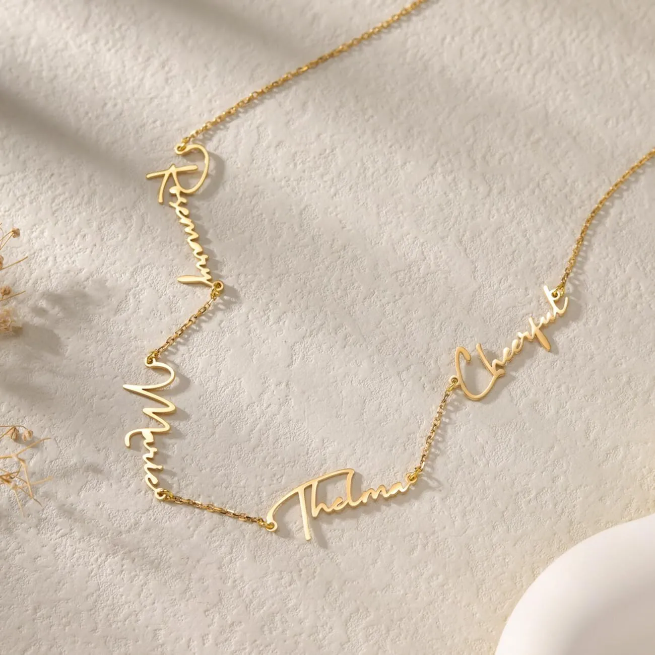 Personalized Name Necklace with Curb Chain, 18K Gold Plated Handmade Custom Family Choker Customized Child Nameplate Necklace Mother's Day Jewelry Gift for Mom, Wife (4 Names Necklace)