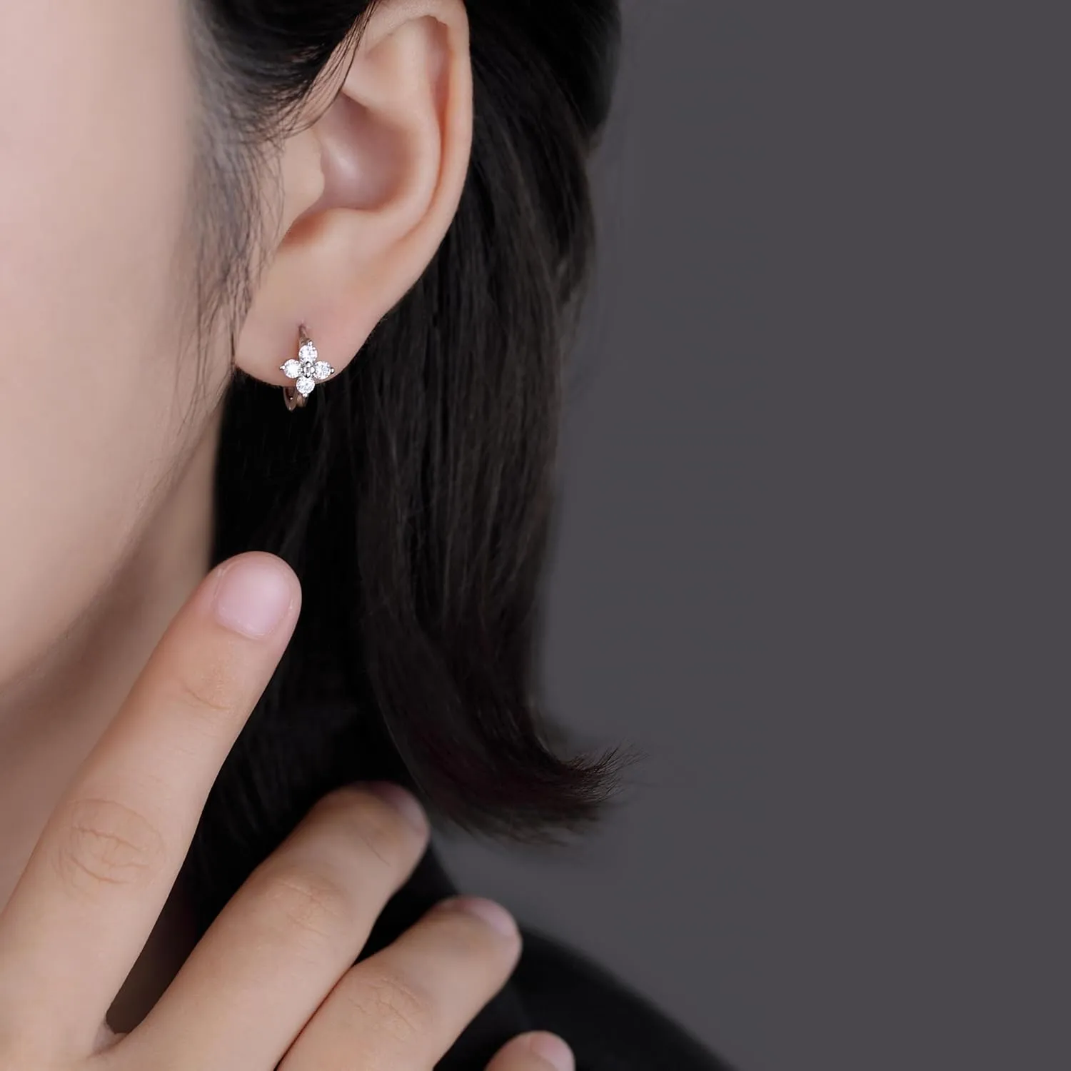 Reffeer Solid 925 Sterling Silver Flower Hoop Earrings Huggie for Women Teens Daisy Hoop Earrings Small Huggie Hoop Earrings