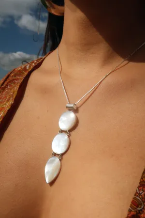Skimming Stones Mother of Pearl 925 Silver Necklace