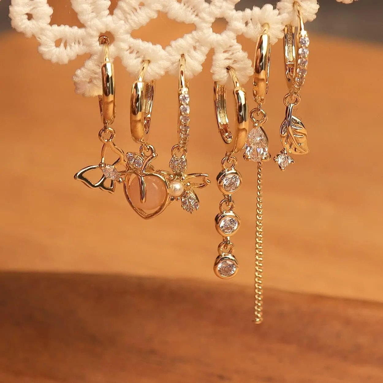 Sonateomber Heart Flower Dangle Drop Gold Small Huggie Hoop Earrings for Women, Cute Trendy Hypoallergenic Prom Fashion Jewelry Gift
