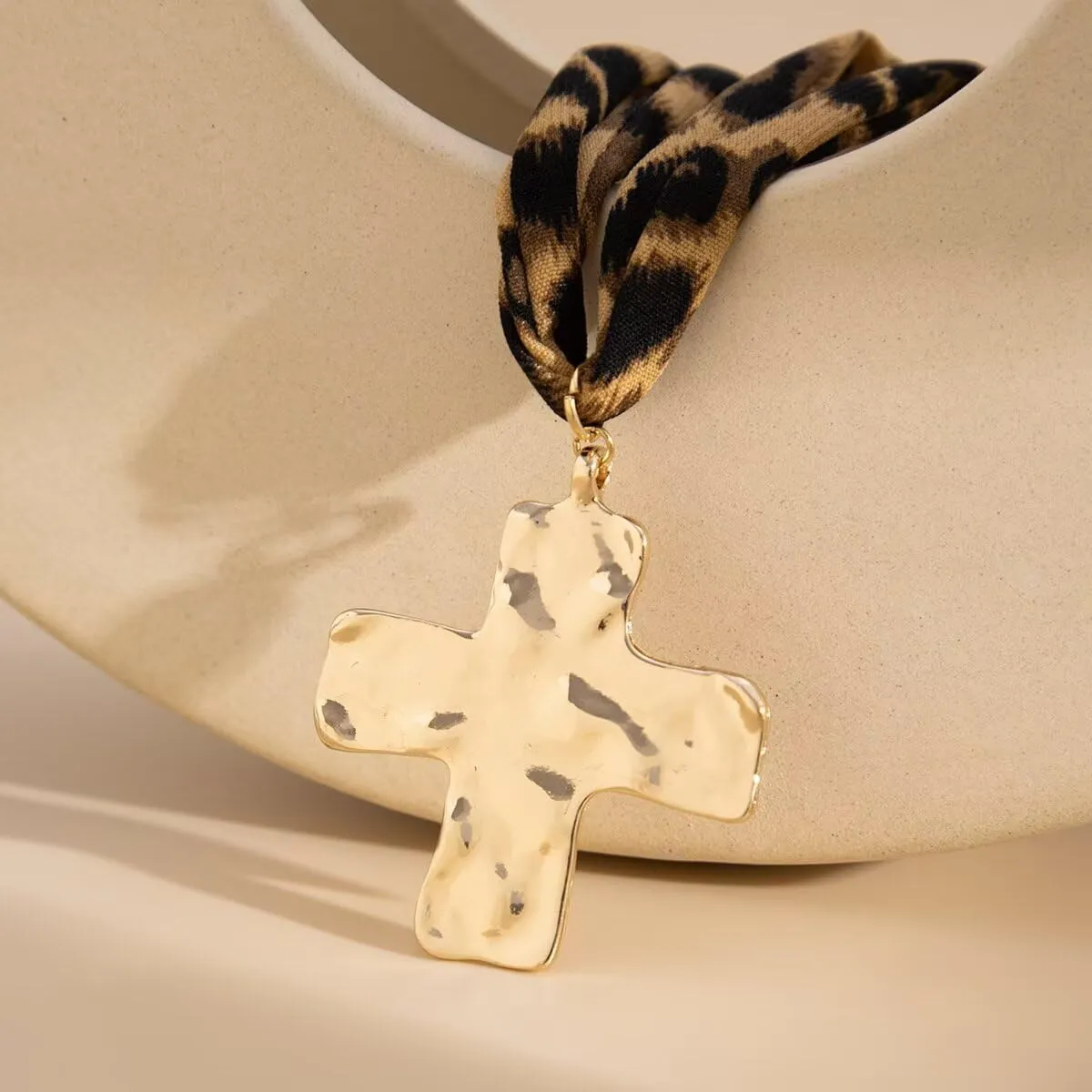 Todu Boho Necklace Leopard Print Golden Starfish Conch Flower Heart Cross Pandent Necklace Leopard Choker for Women Summer Beach Bohemian Jewelry