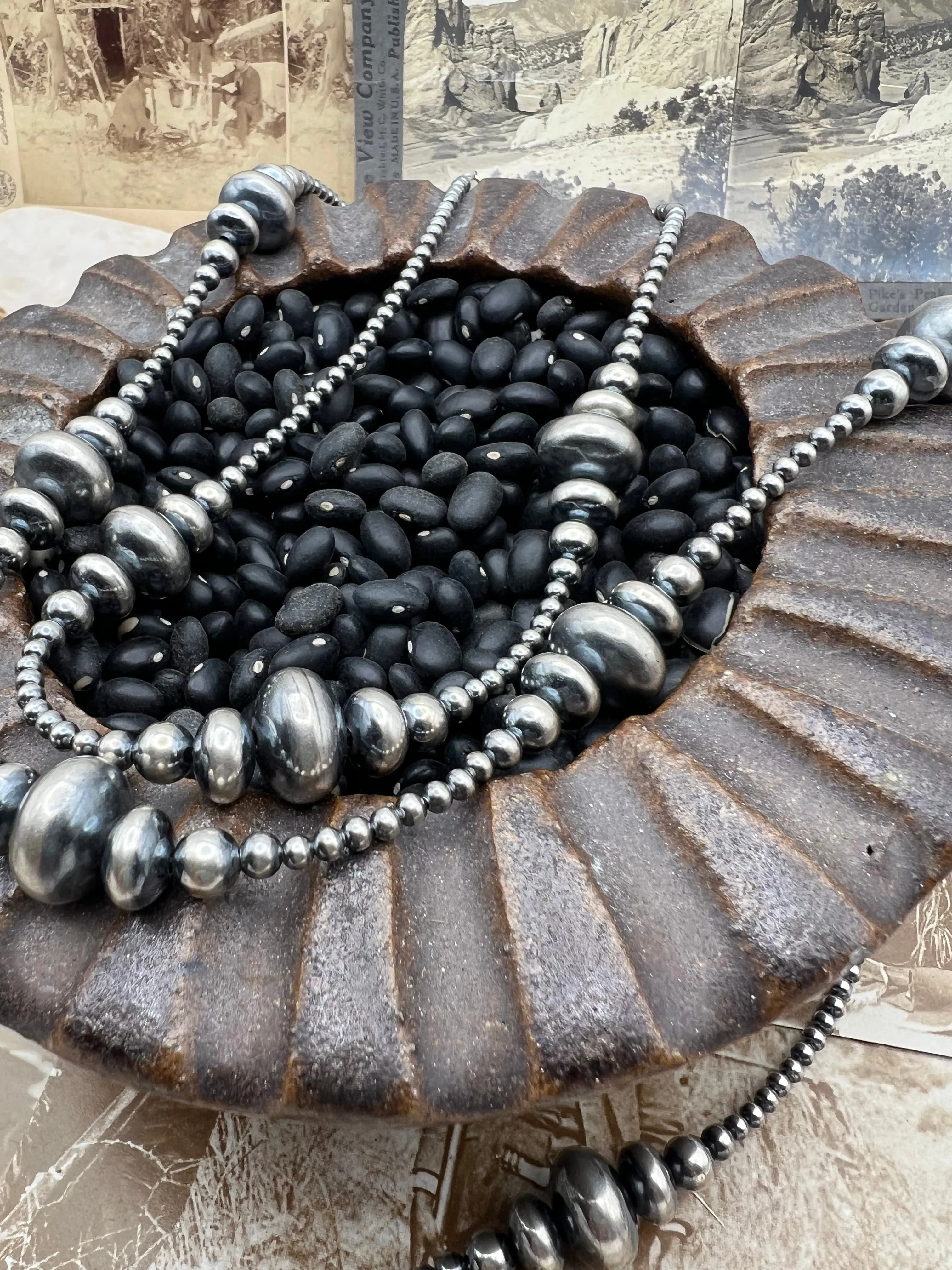 Varigated Pearl Saucer Necklace