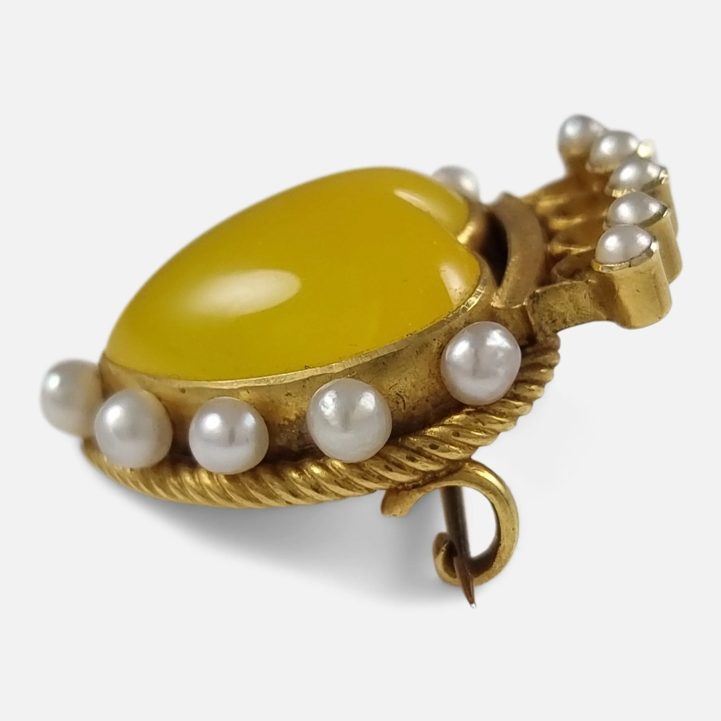 Victorian 15ct Gold Chalcedony and Pearl Heart Brooch
