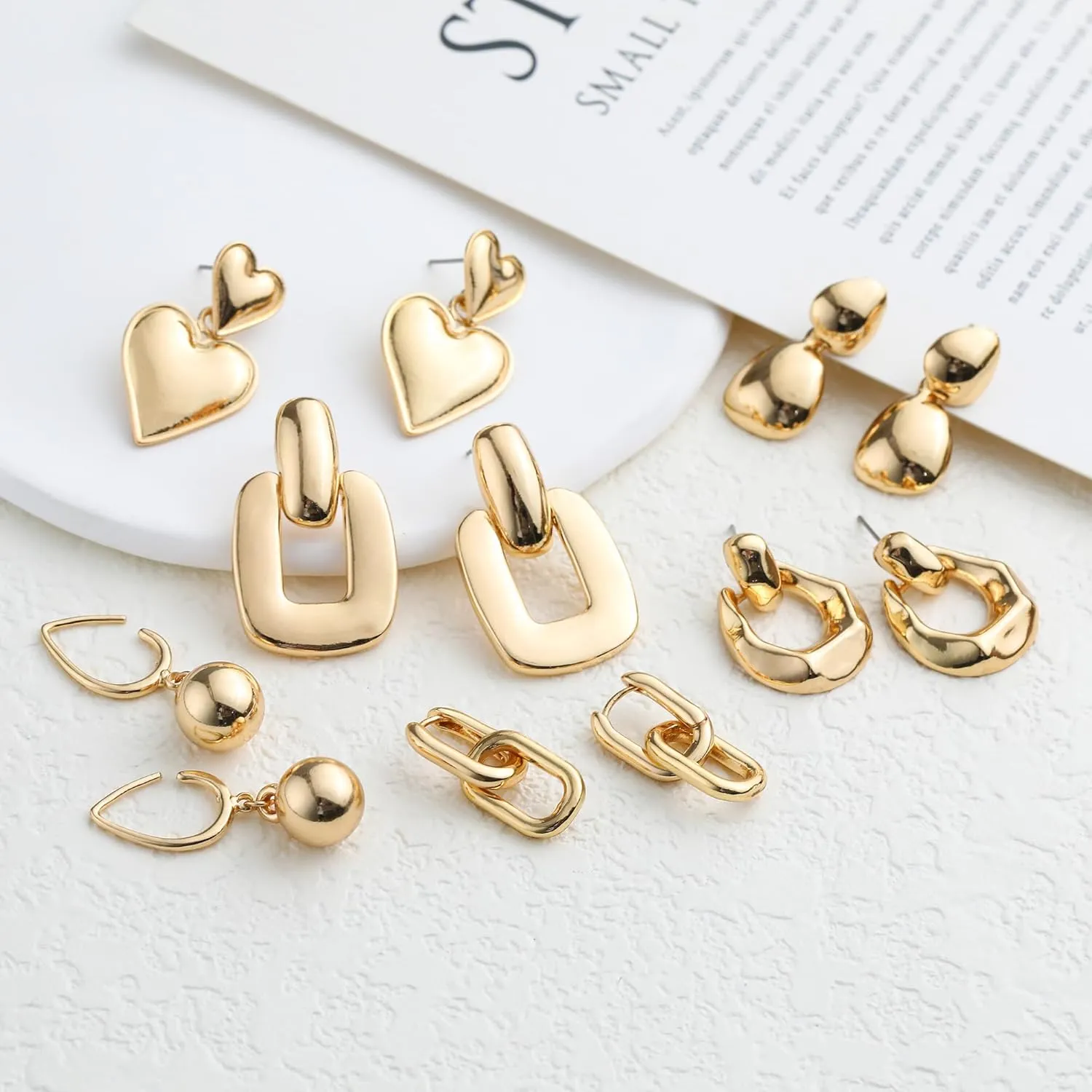Wgoud 6 Pairs Gold Hoop Earrings Set for Women, 14K Gold Plated Hypoallergenic Lightweight Chunky Open Huggie Hoops Earrings Jewelry for Gift.