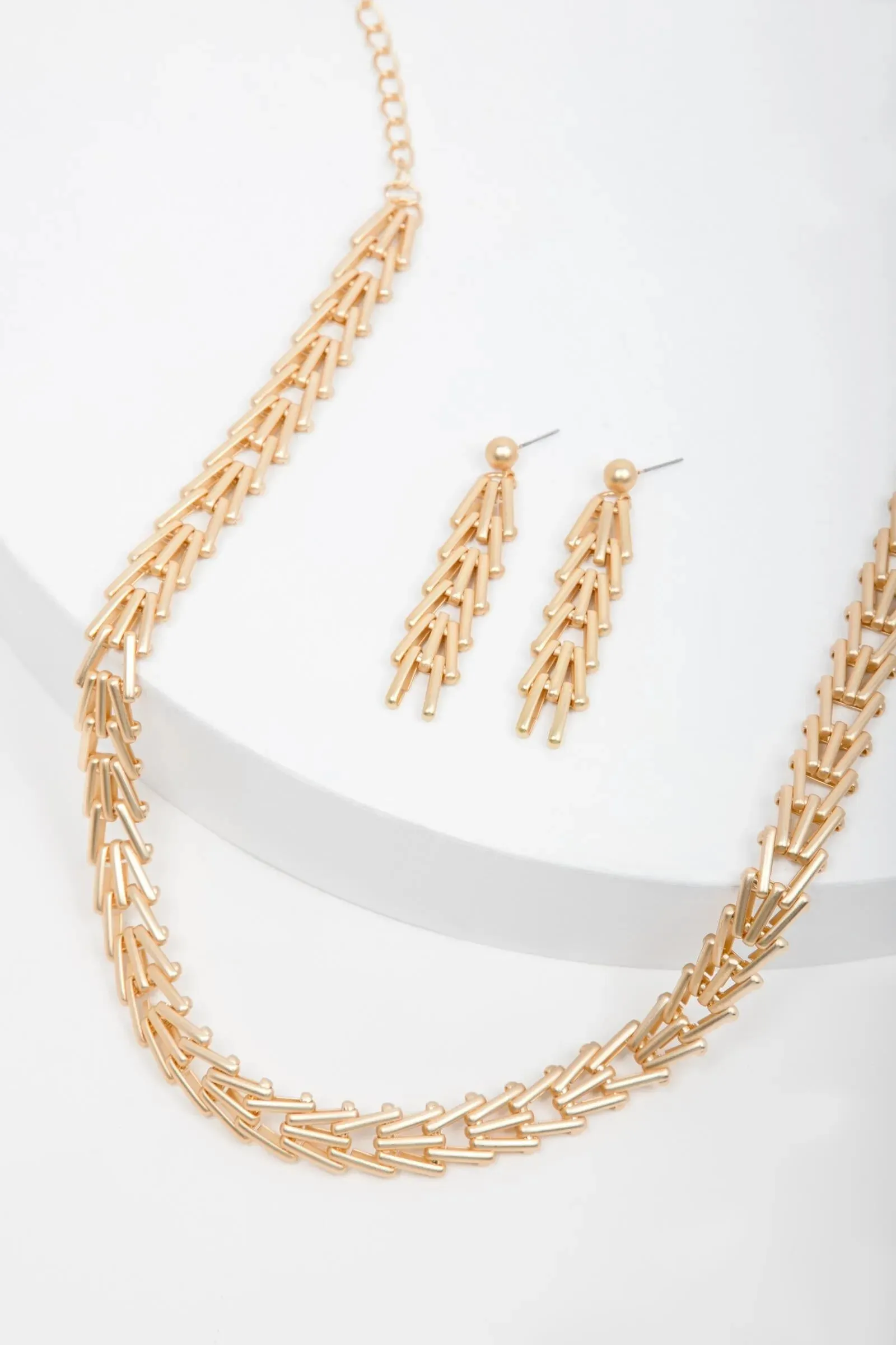 Woven Vintage Gold Chain Necklace